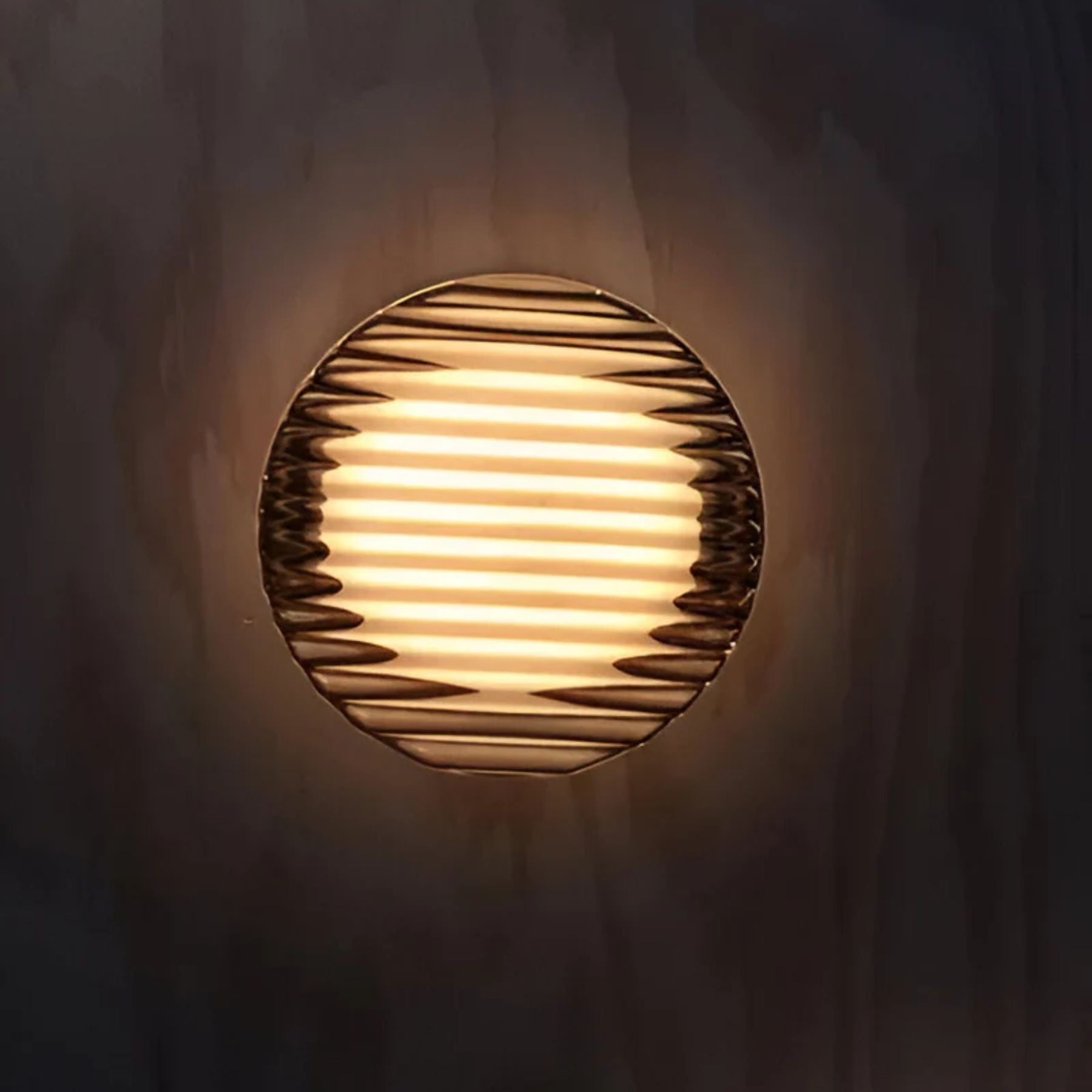 Wandlamp met Warm Amber Licht - Ambrelo Aura
