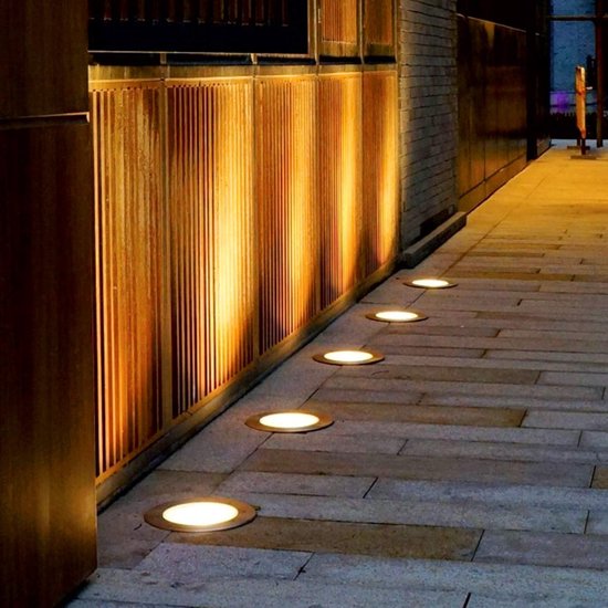 Zonne-LED Tuinverlichting voor Paden & Borders - LumiPath Glow