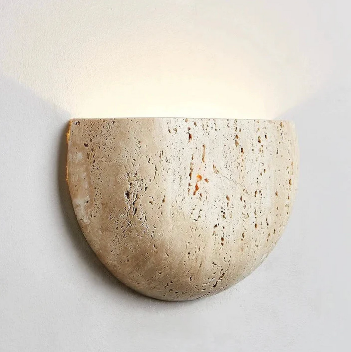 Halfronde Travertijn Wandlamp - StoneLume