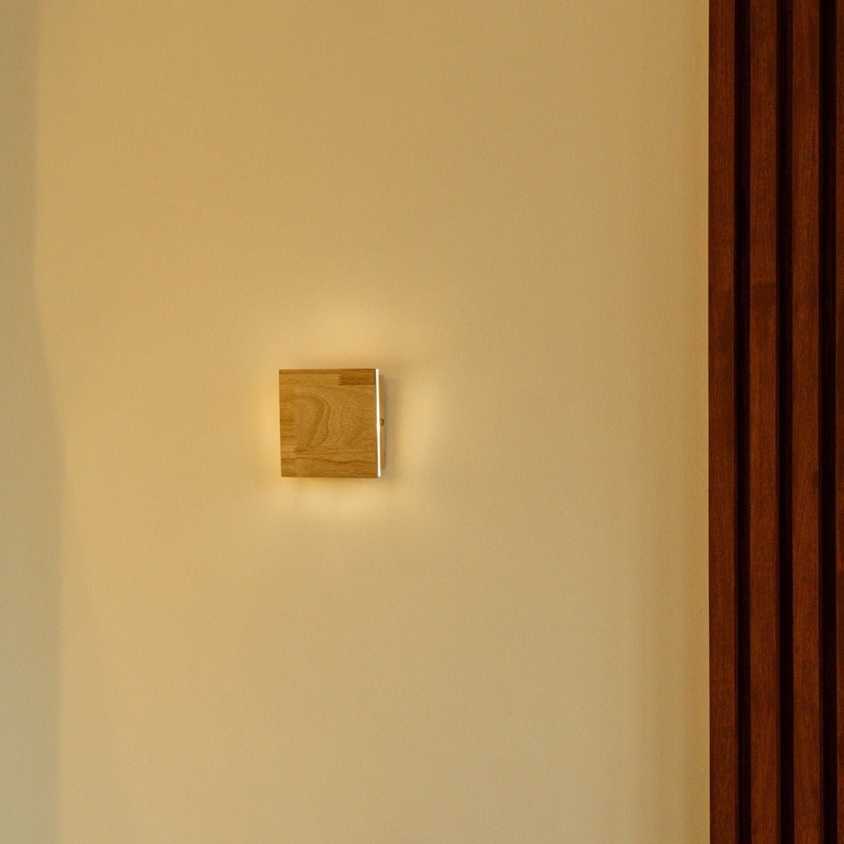 Draadloze & Dimbare Houten Wandlamp (IP44) - LumaLane