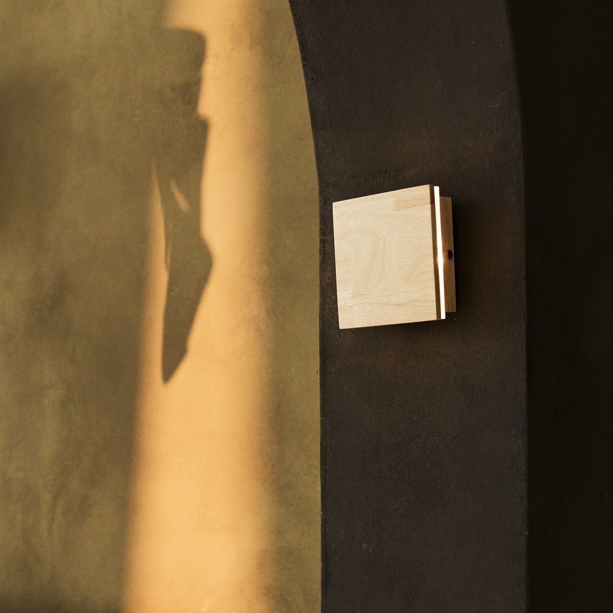 Draadloze & Dimbare Houten Wandlamp (IP44) - LumaLane