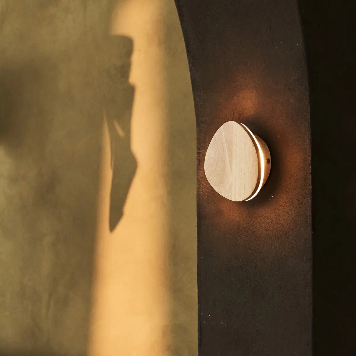 Draadloze & Dimbare Wandlamp (LED) van Natuurlijk Hout - LumiVive