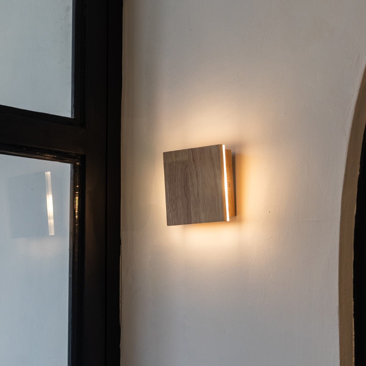 Draadloze & Dimbare Houten Wandlamp (IP44) - LumaLane